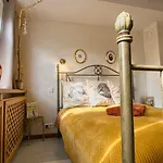Friedrichstadtnixe, Meerchenhaftes Haus Mit Sauna Hébergement de vacances Friedrichstadt